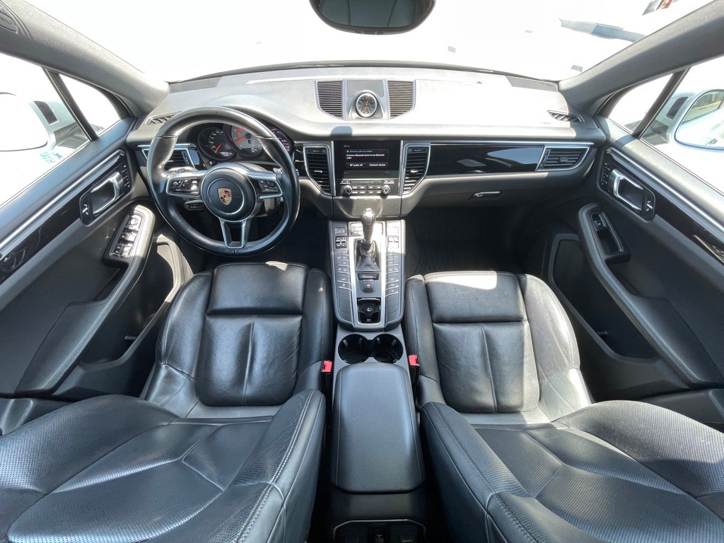 2017 Porsche Macan Image 82