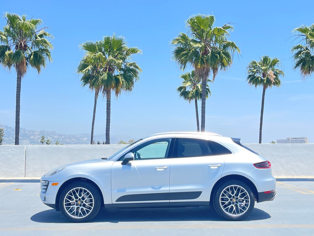 2017 Porsche Macan Image 2