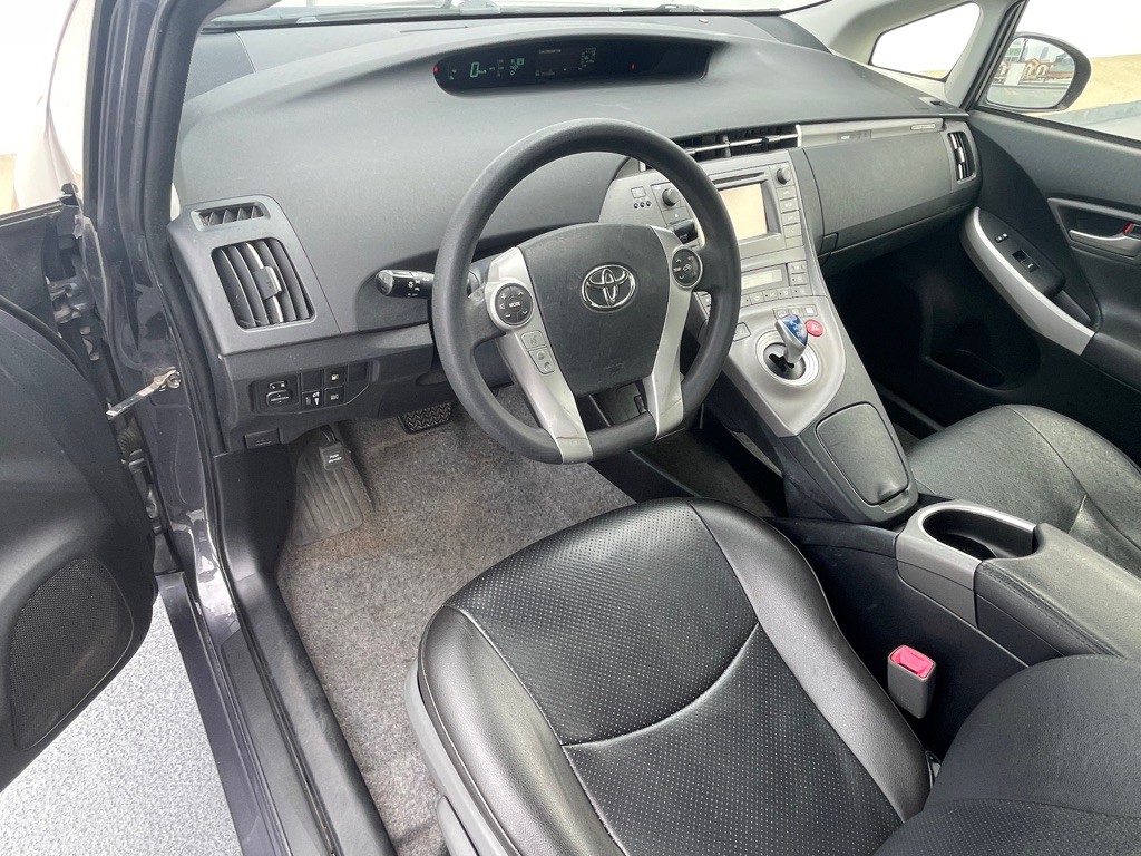 2013 Toyota Prius Image 5