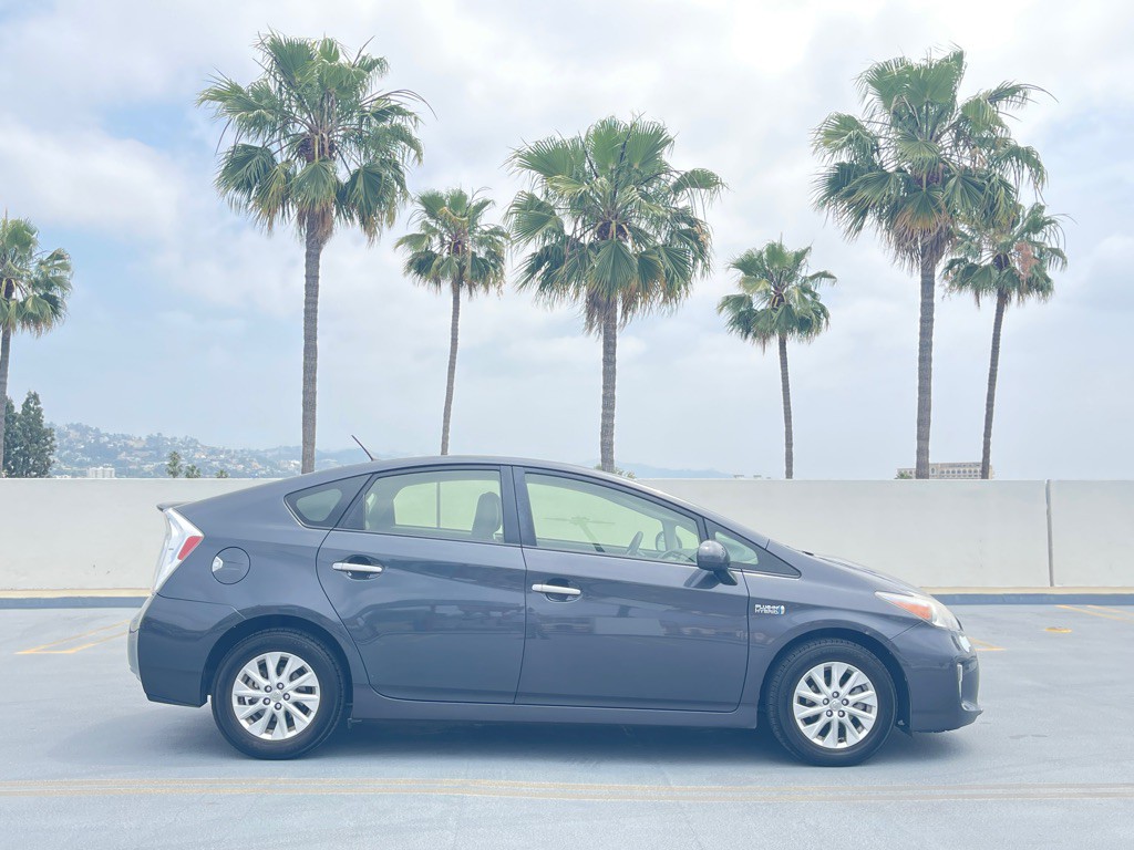 2013 Toyota Prius Image 18