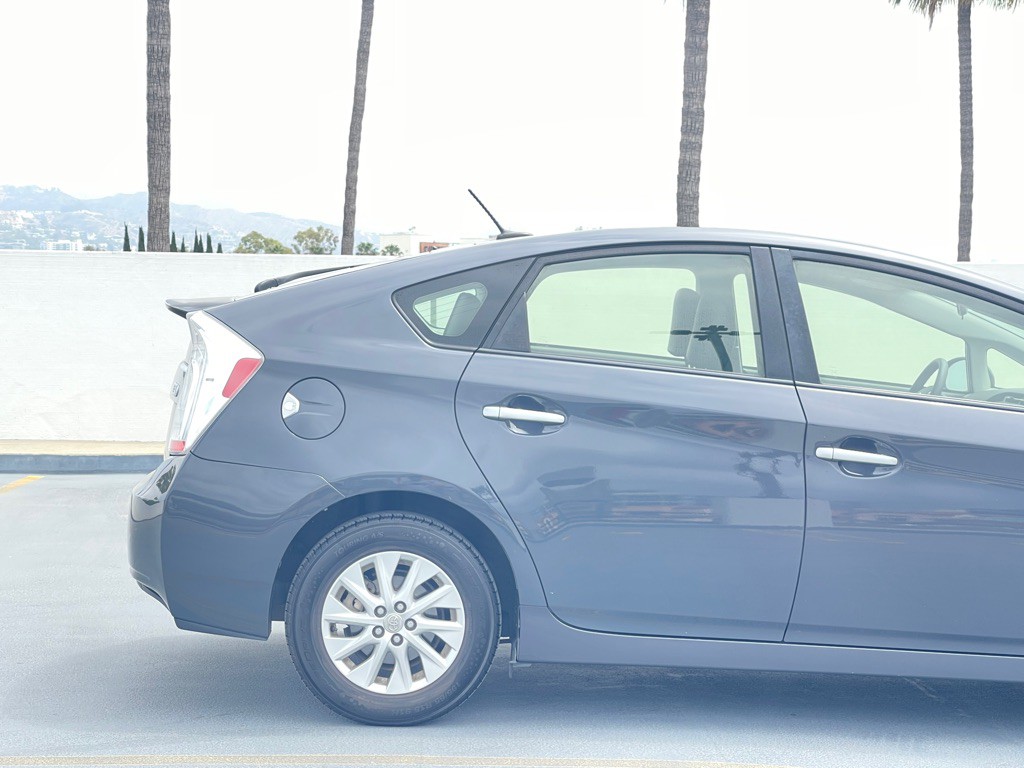 2013 Toyota Prius Image 20