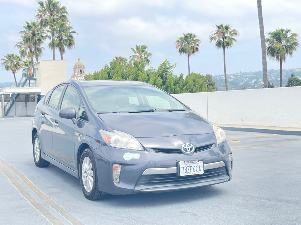 2013 Toyota Prius Image 21