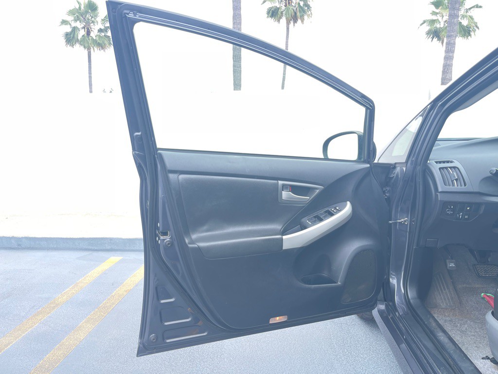 2013 Toyota Prius Image 33