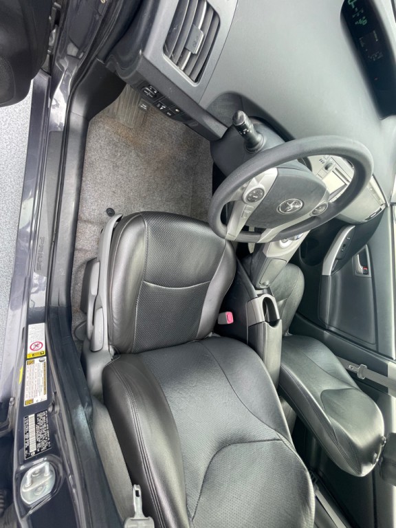 2013 Toyota Prius Image 38