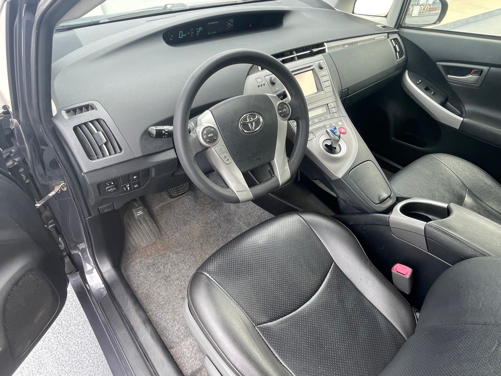 2013 Toyota Prius Image 40