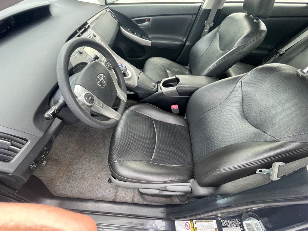 2013 Toyota Prius Image 42