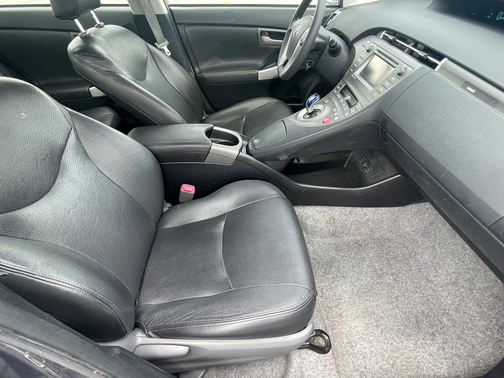 2013 Toyota Prius Image 76