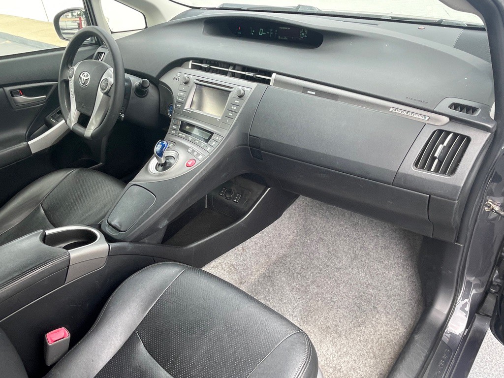 2013 Toyota Prius Image 81