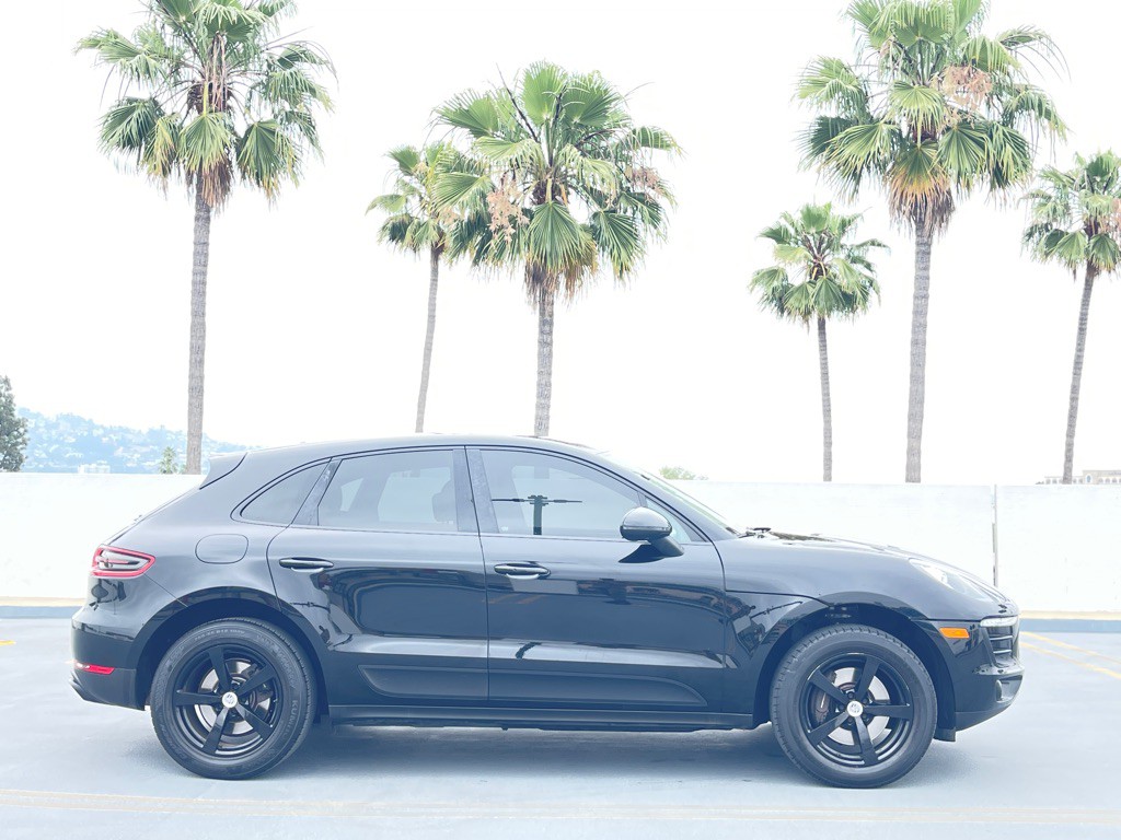 2018 Porsche Macan Image 3