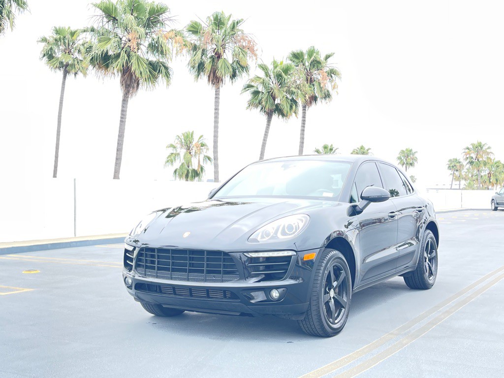 2018 Porsche Macan Image 16