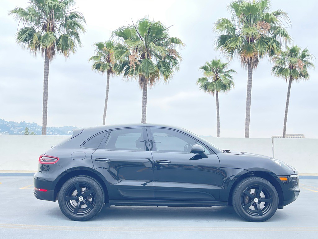 2018 Porsche Macan Image 21