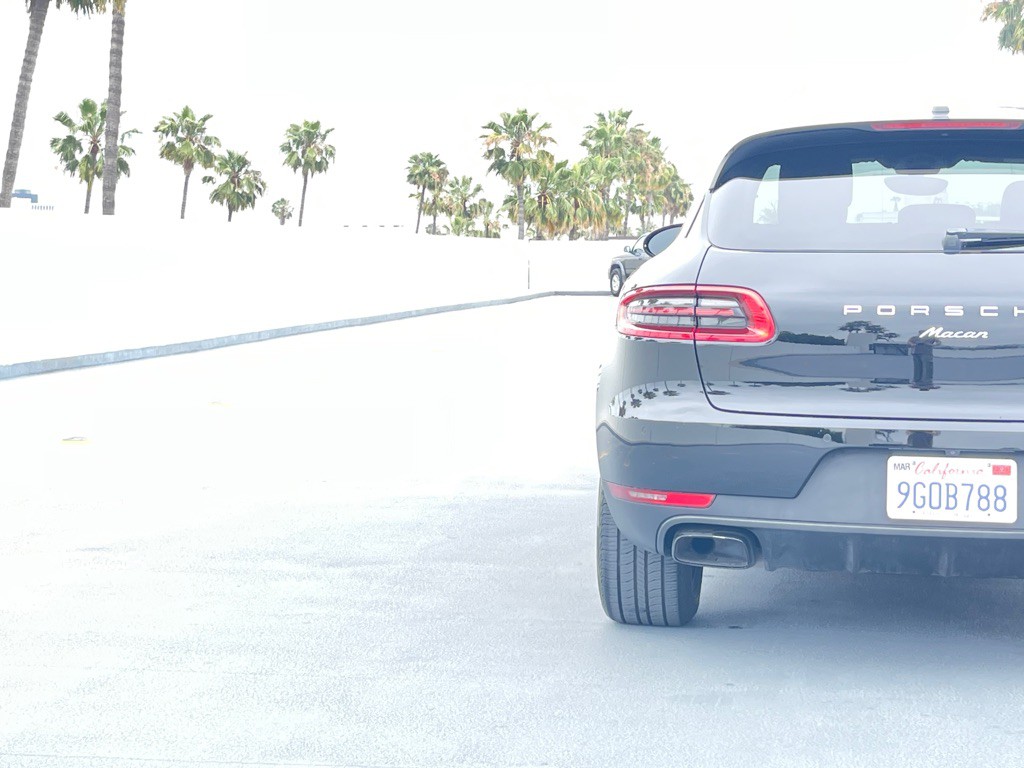 2018 Porsche Macan Image 37