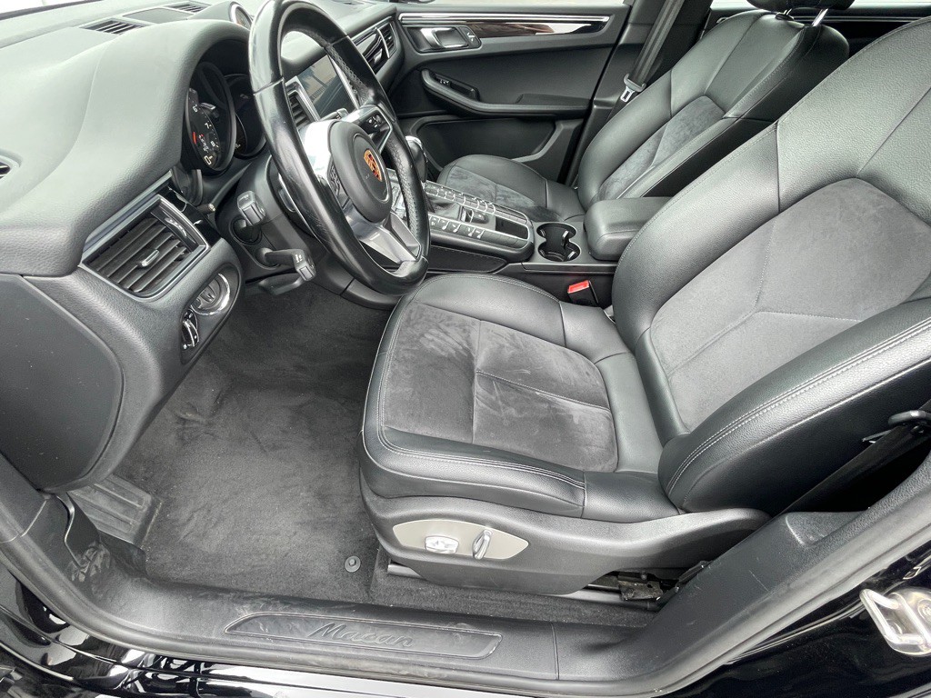 2018 Porsche Macan Image 43