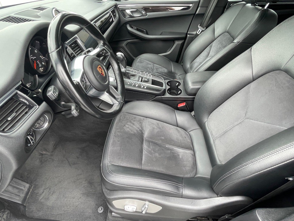2018 Porsche Macan Image 47