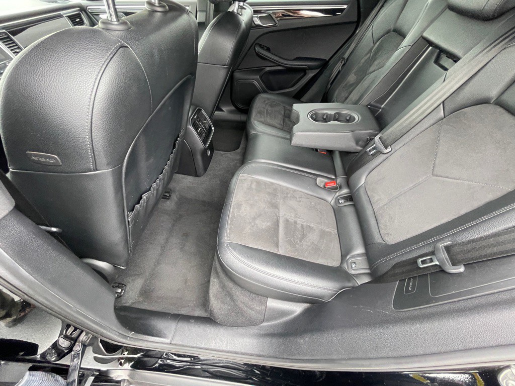 2018 Porsche Macan Image 49
