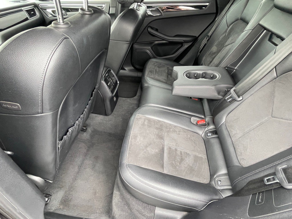 2018 Porsche Macan Image 51