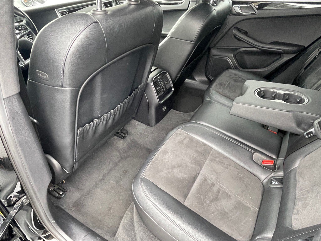 2018 Porsche Macan Image 53