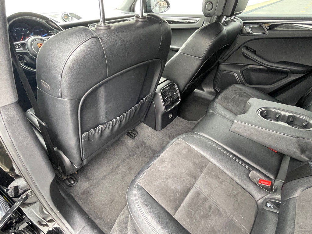 2018 Porsche Macan Image 55