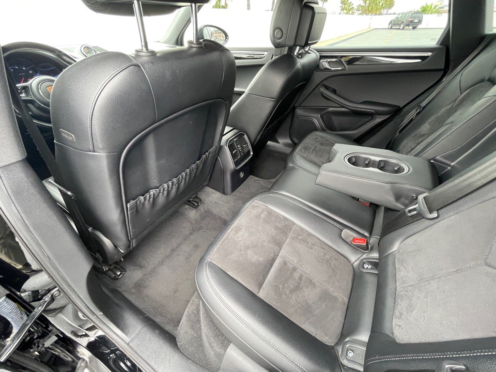 2018 Porsche Macan Image 58