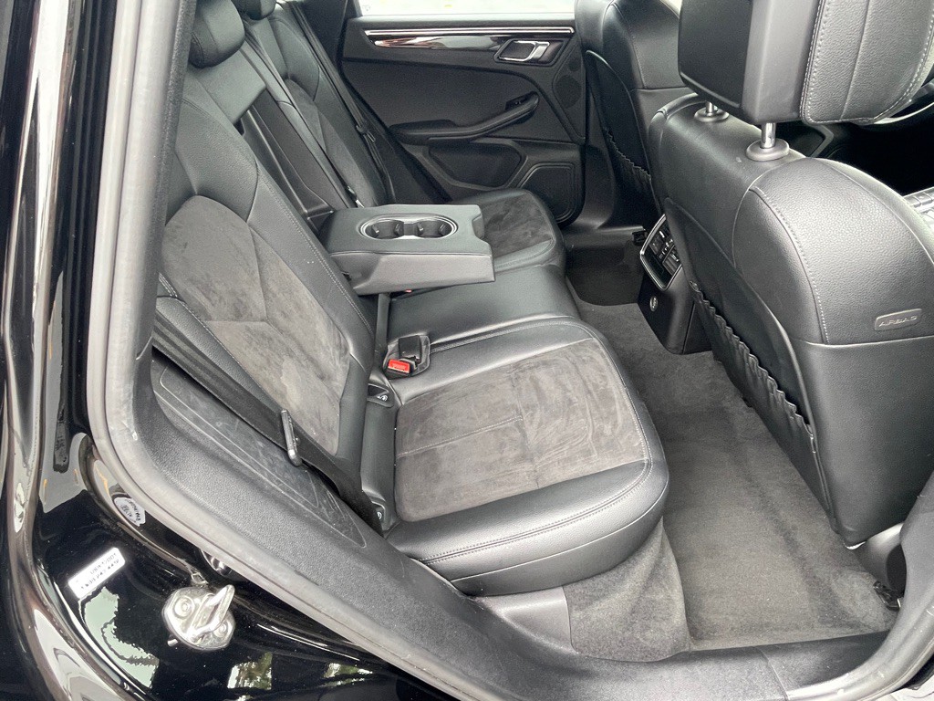 2018 Porsche Macan Image 59