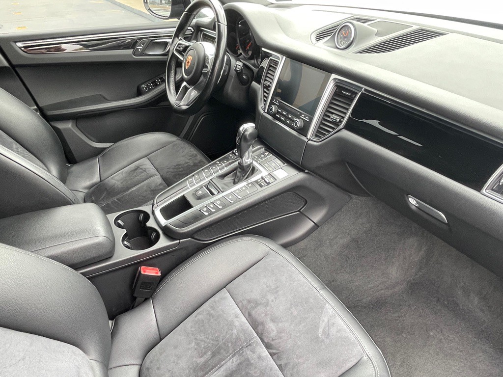 2018 Porsche Macan Image 68