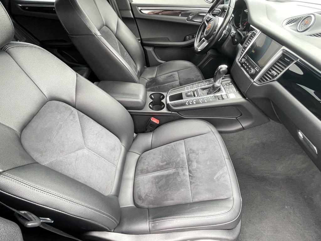 2018 Porsche Macan Image 70