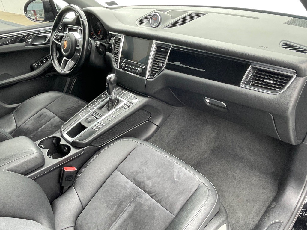2018 Porsche Macan Image 71