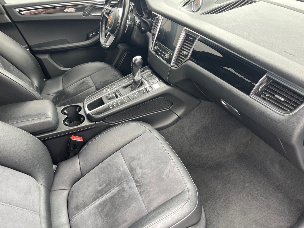 2018 Porsche Macan Image 74