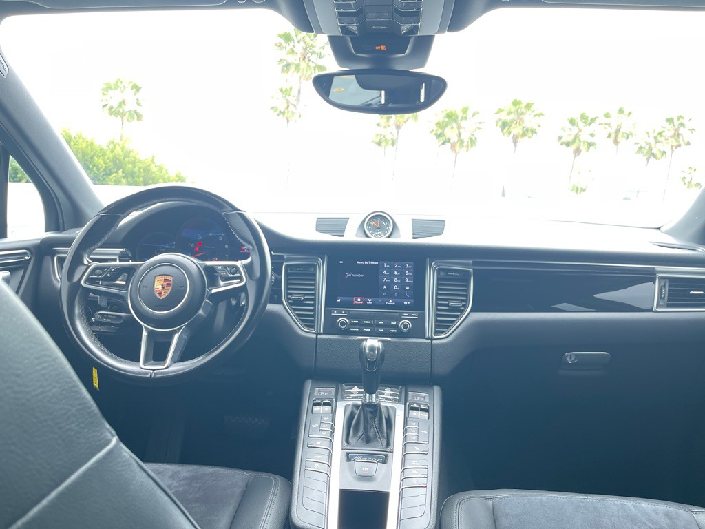 2018 Porsche Macan Image 80