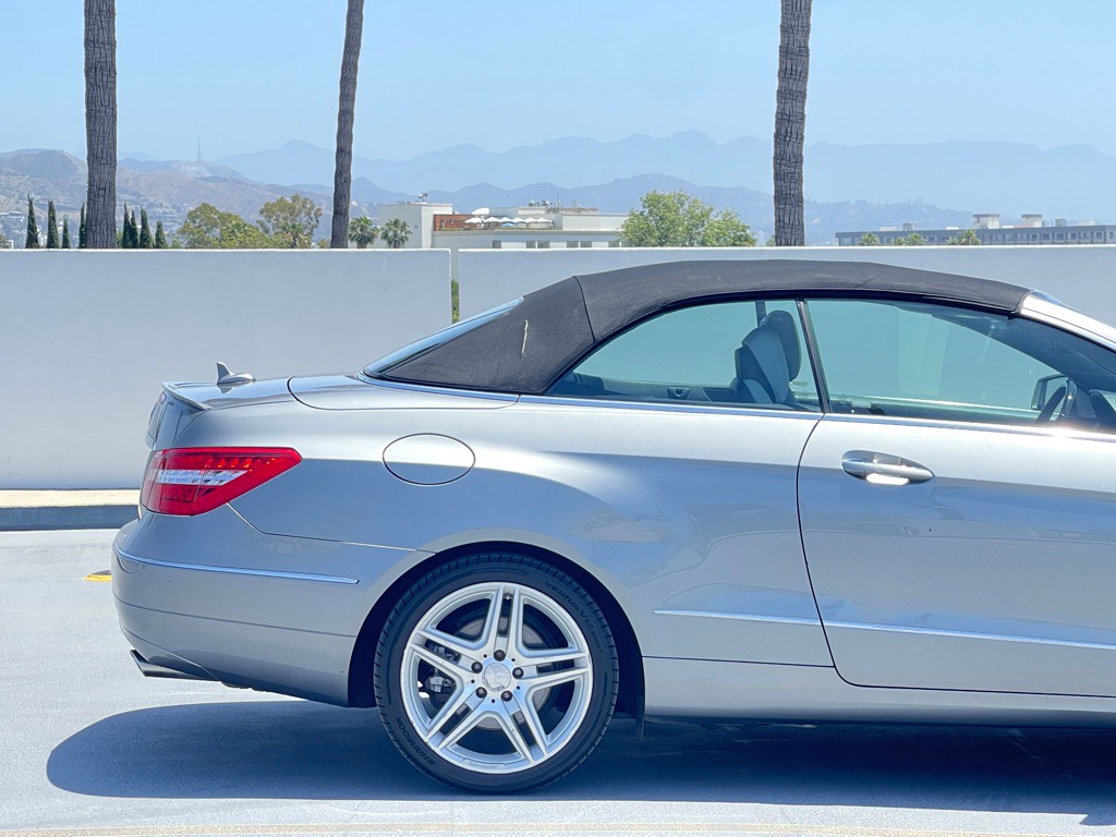 2011 Mercedes-Benz E-Class Image 25