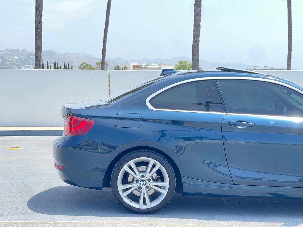 2015 BMW 2 Series Image 32