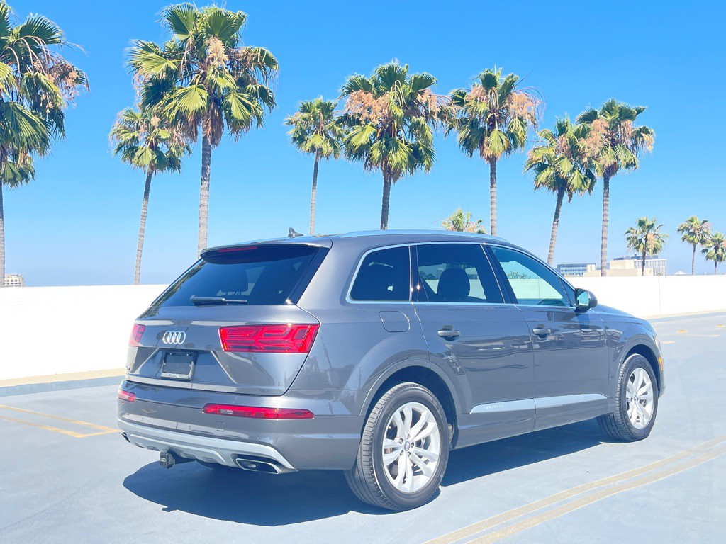 2019 Audi Q7 Image 2