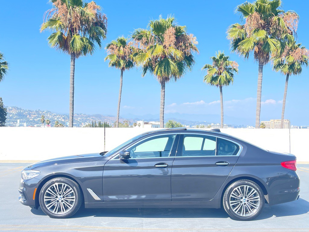 2017 BMW 5 Series Image 6