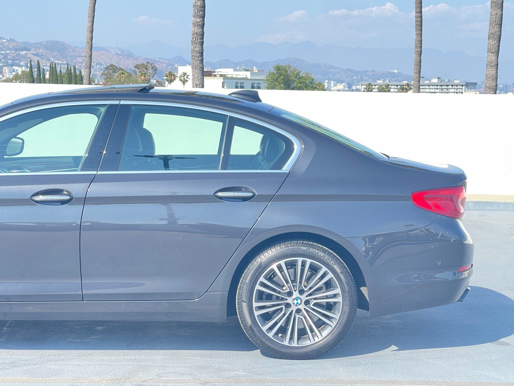 2017 BMW 5 Series Image 7