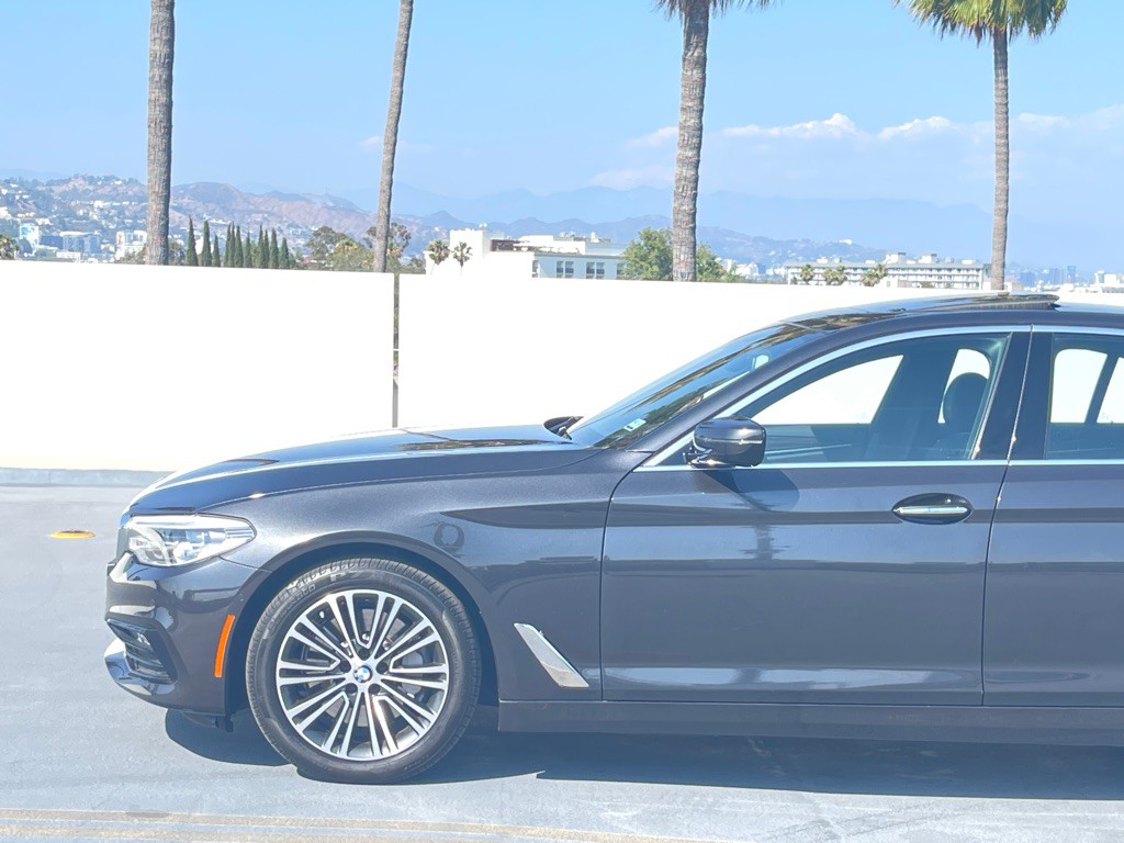 2017 BMW 5 Series Image 8