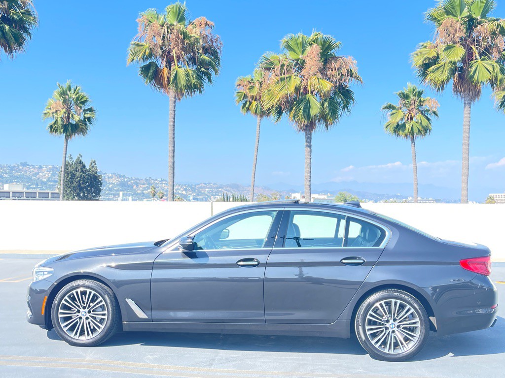 2017 BMW 5 Series Image 18