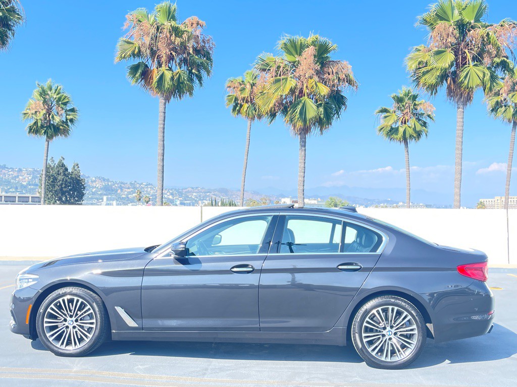 2017 BMW 5 Series Image 19