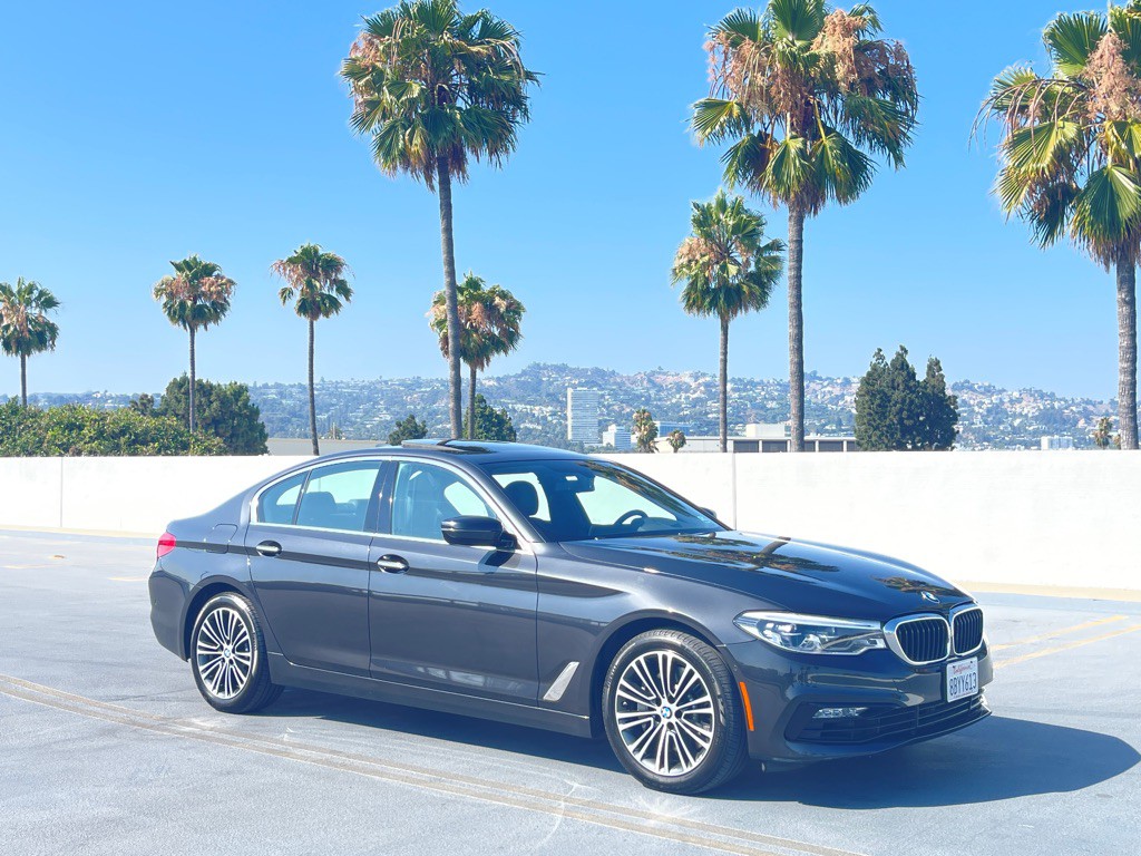 2017 BMW 5 Series Image 32