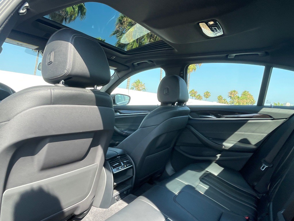 2017 BMW 5 Series Image 75