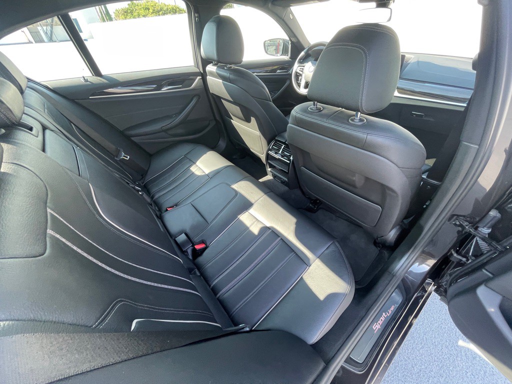 2017 BMW 5 Series Image 89