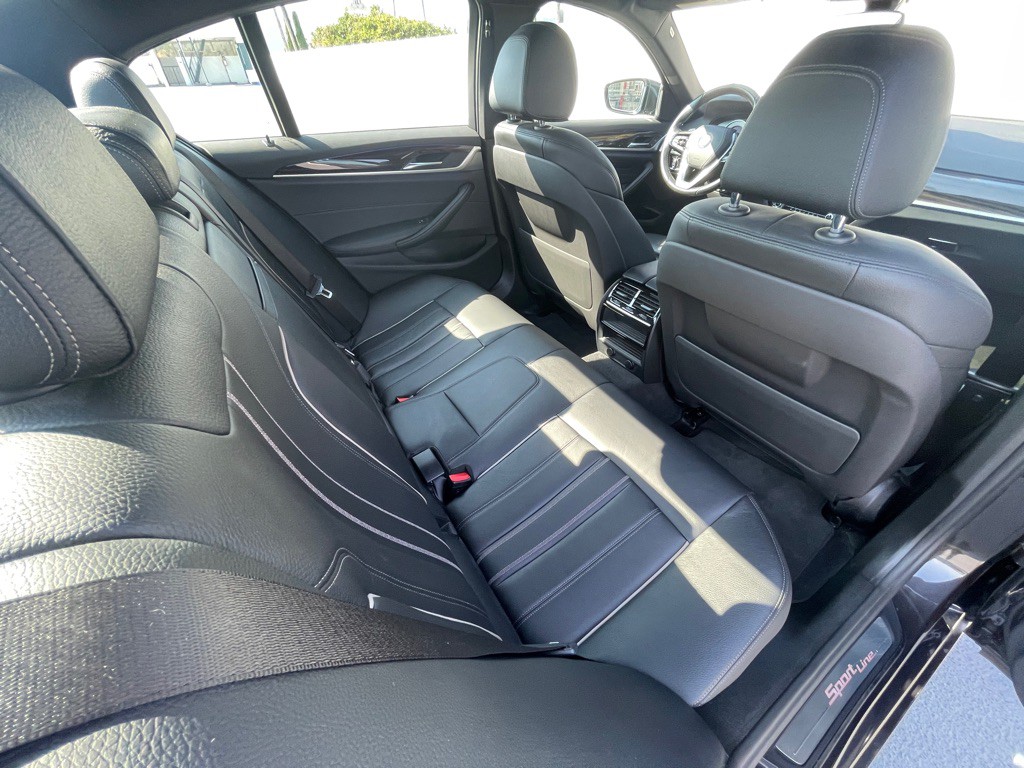 2017 BMW 5 Series Image 90