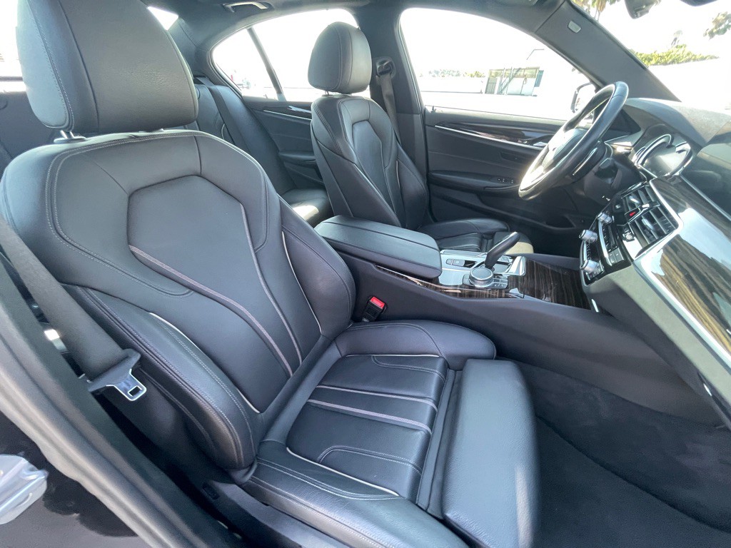 2017 BMW 5 Series Image 101