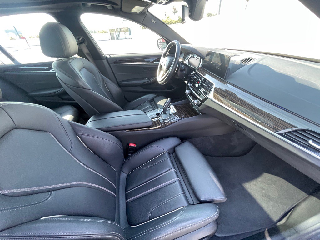 2017 BMW 5 Series Image 102