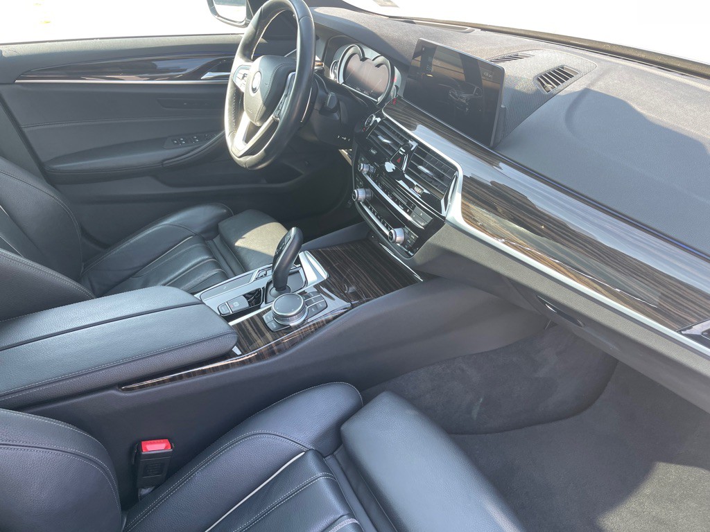 2017 BMW 5 Series Image 103