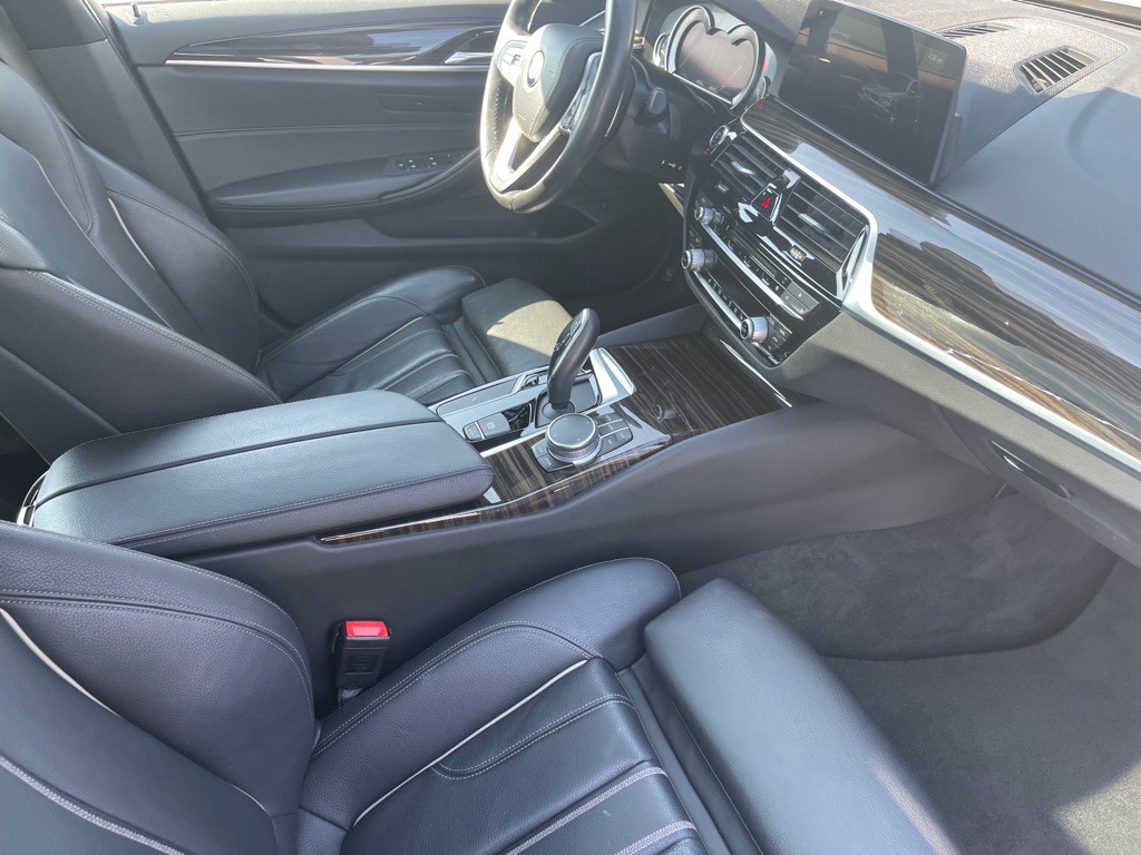 2017 BMW 5 Series Image 104