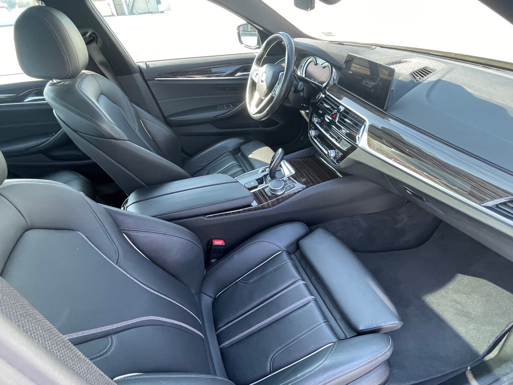 2017 BMW 5 Series Image 108