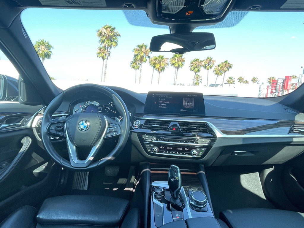 2017 BMW 5 Series Image 114