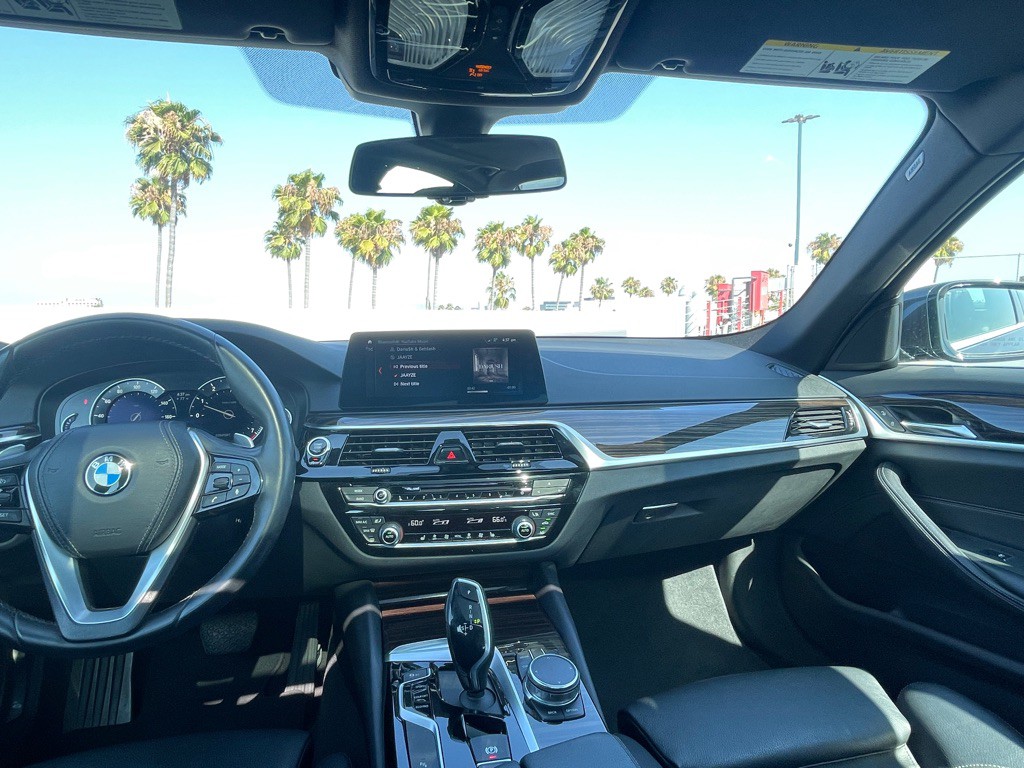 2017 BMW 5 Series Image 115