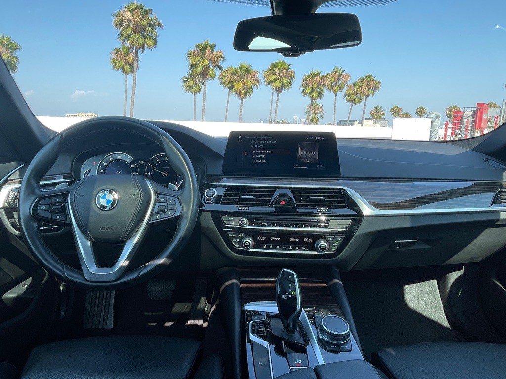 2017 BMW 5 Series Image 120