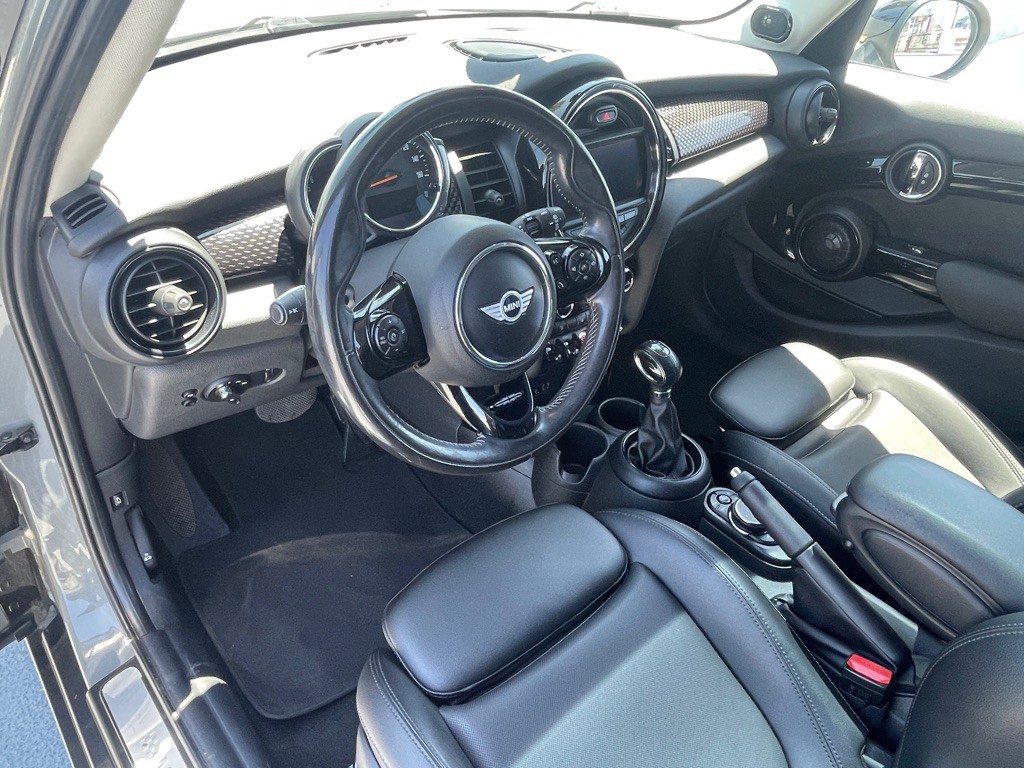 2018 MINI Cooper Image 5